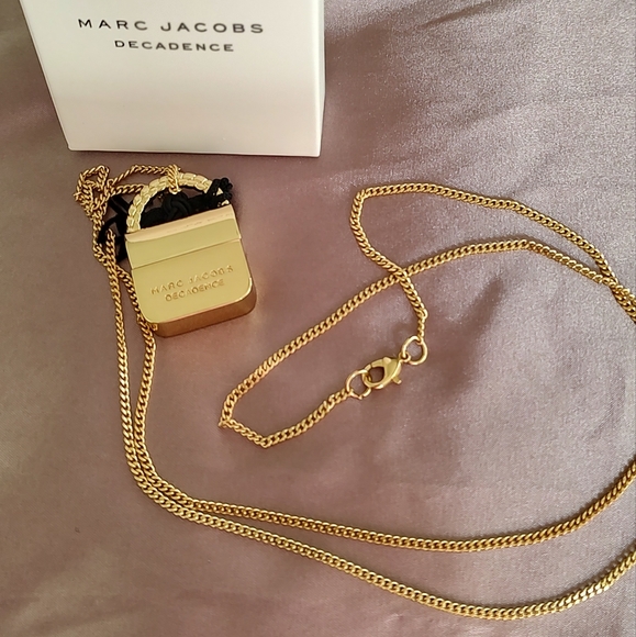 Marc Jacobs Jewelry - Marc Jacobs "Decadence" Purse necklace